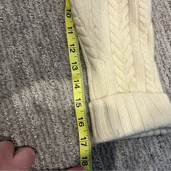 Vintage Lauren Ralph Lauren Merino Wool Sweater with Horn Buttons - Picture 10 of 11